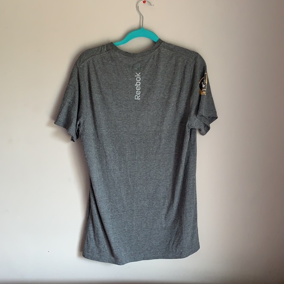 Men’s Reebok Grey T-shirt. - Picture 2 of 2